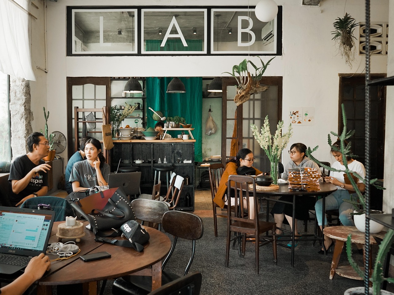 eSIM卡实名账号：详情下载教程课后网app